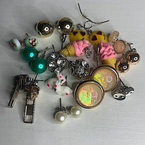 MULTIPLE SALES IN ONE ‼️ (Earrings pcs , pendant pcs , back pcs)